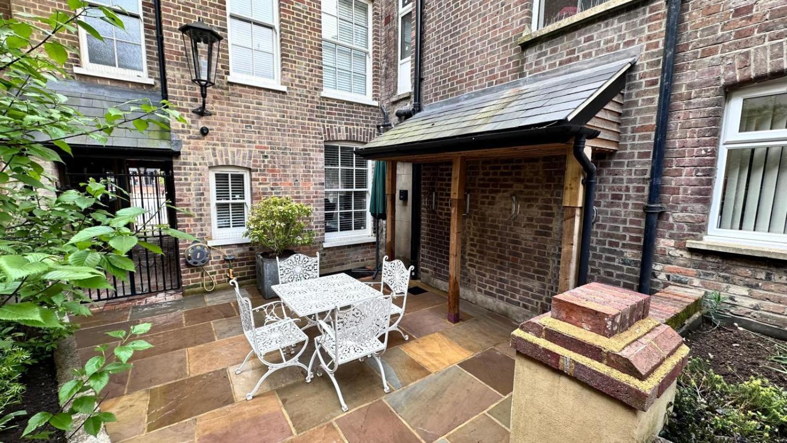 Harper Luxe Serviced Apartments Dunstable Extérieur photo